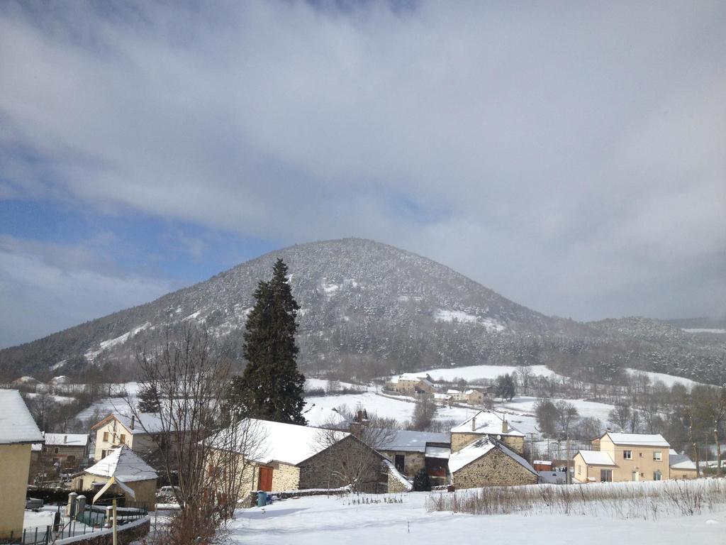 Gite La Parenthese Saint-Hostien Exterior foto